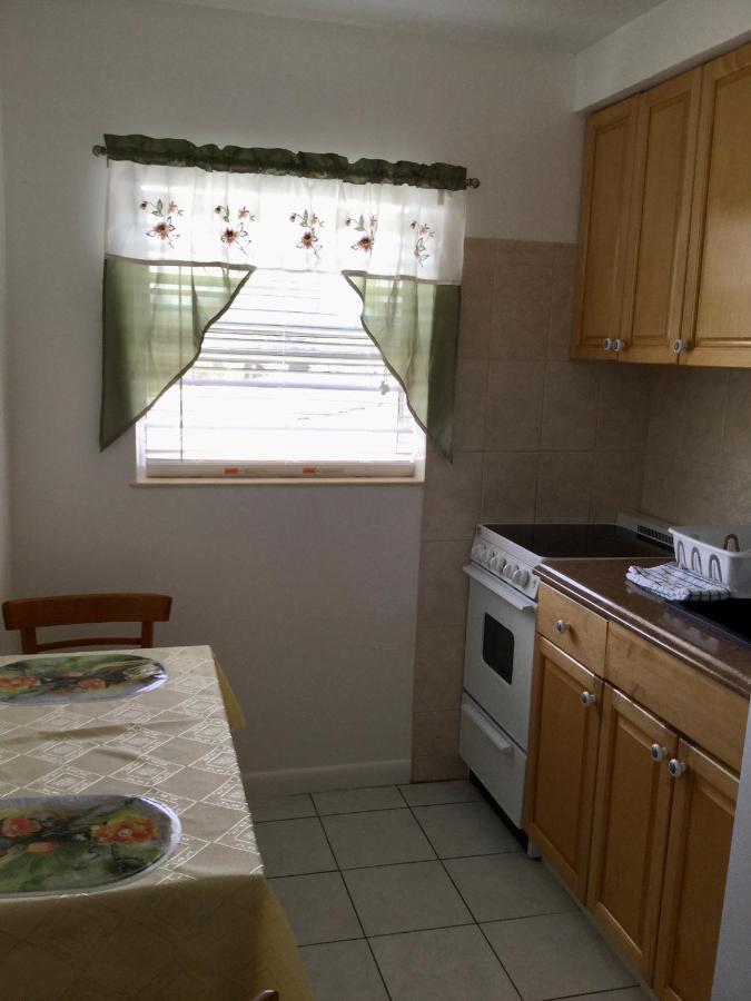 Breakaway Inn Guest House Lauderdale-by-the-Sea Екстер'єр фото