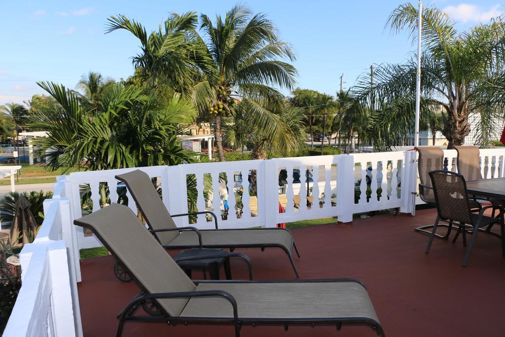 Breakaway Inn Guest House Lauderdale-by-the-Sea Екстер'єр фото