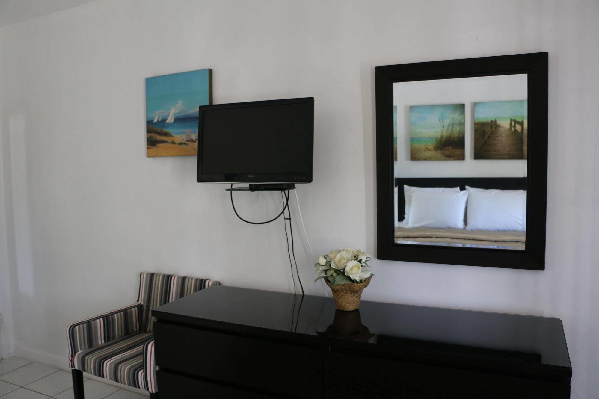 Breakaway Inn Guest House Lauderdale-by-the-Sea Екстер'єр фото